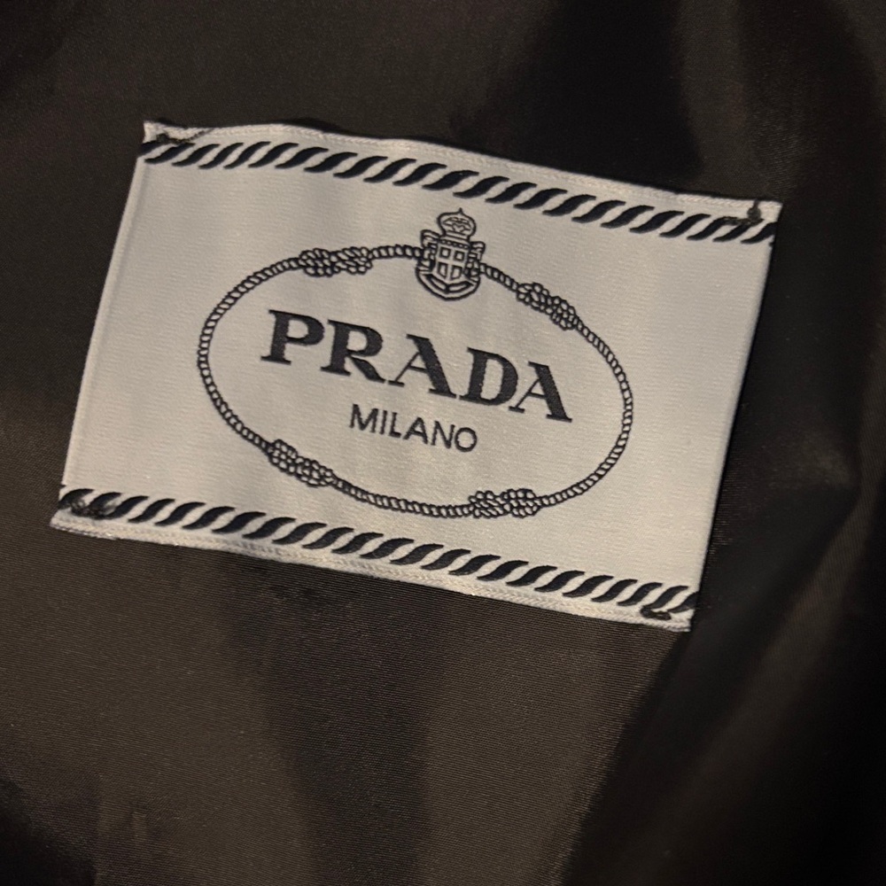 Prada Black garment holder👀🥳🥳❌❌